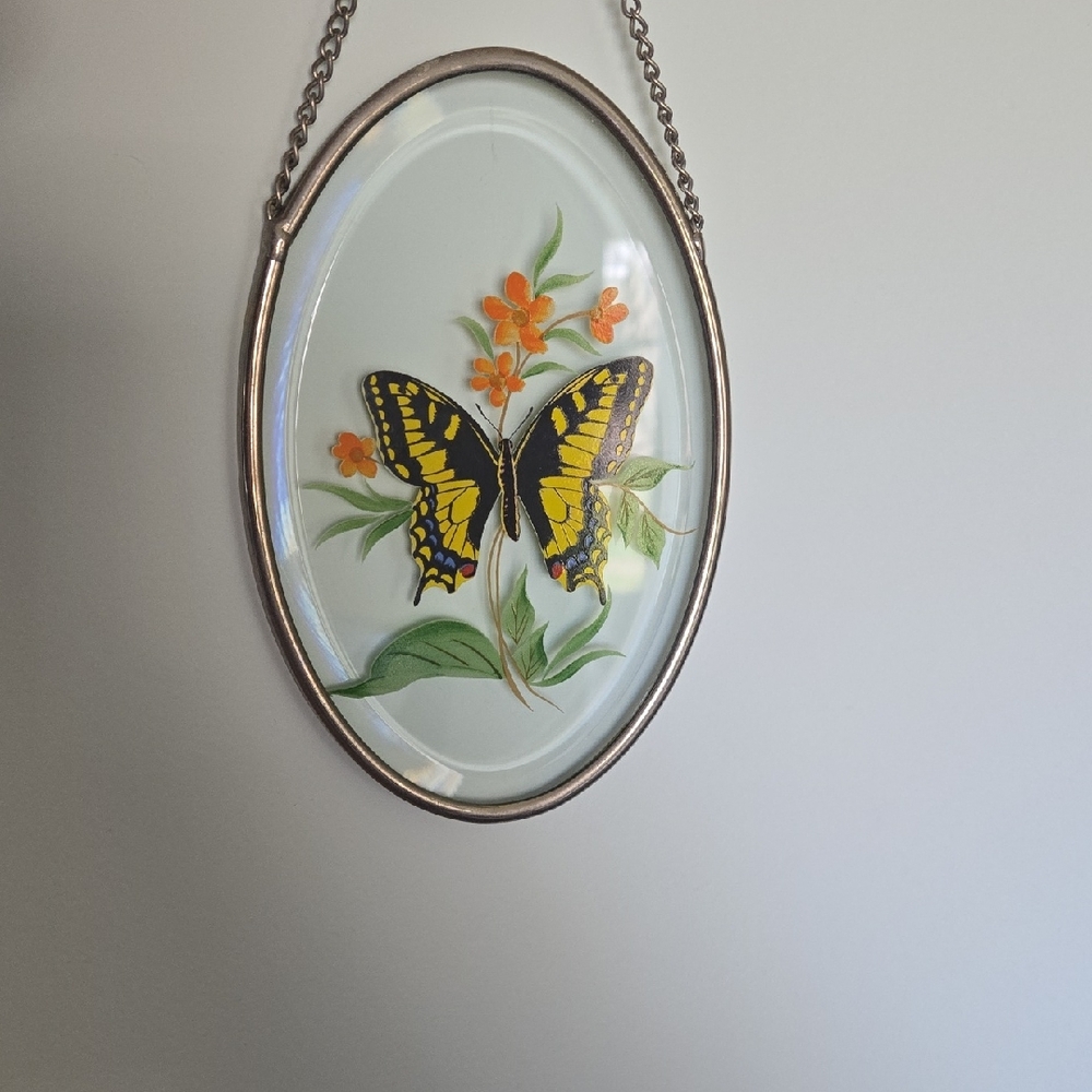 Butterfly and Floral Oval Hanging Decor